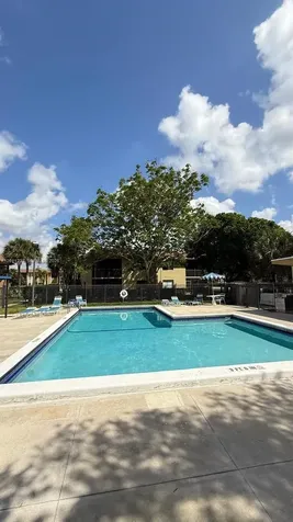 325 Lakeview Drive Weston FL 33326