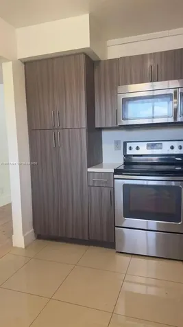 325 Lakeview Drive Weston FL 33326