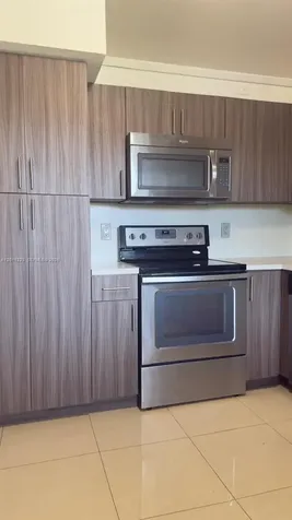 325 Lakeview Drive Weston FL 33326