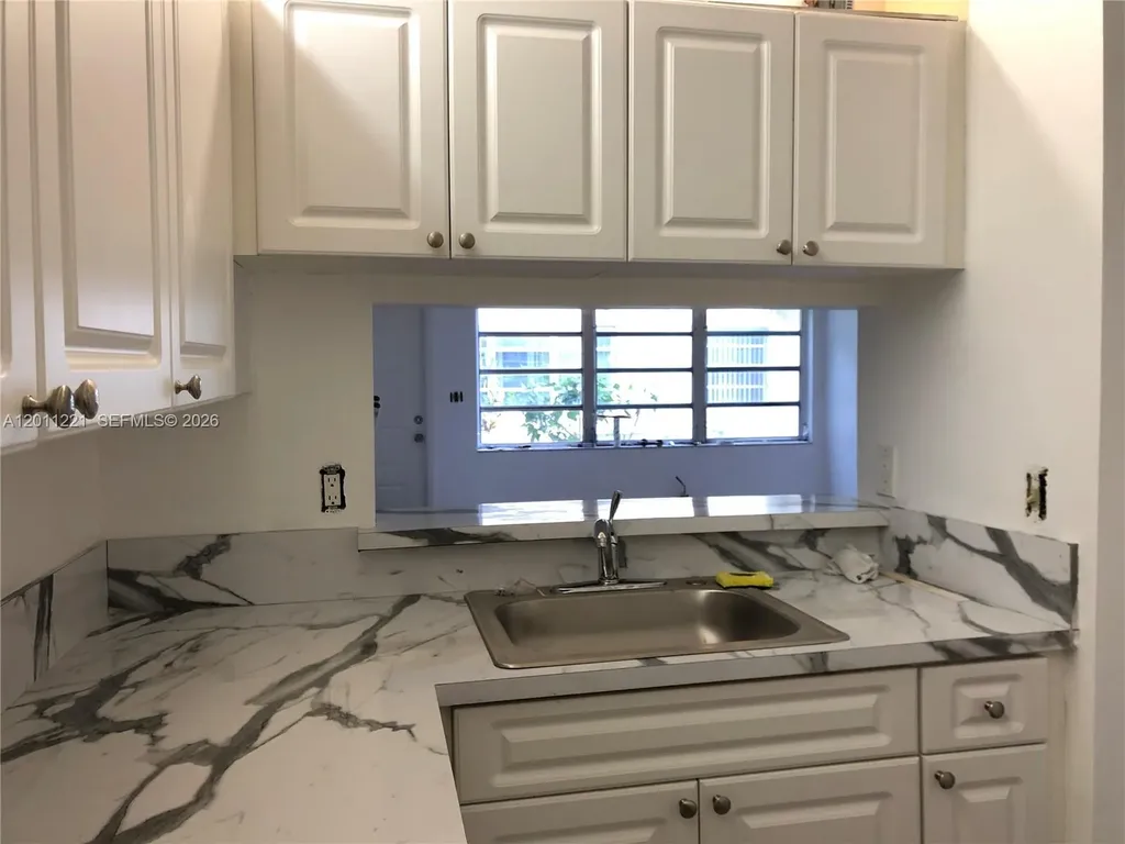 1027 Twin Lakes Drive Coral Springs FL 33071