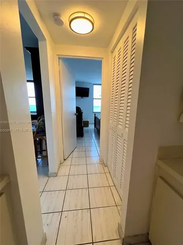 2899 Collins Avenue Miami Beach FL 33140