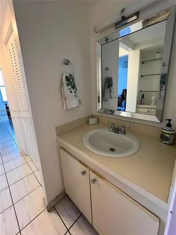 2899 Collins Avenue Miami Beach FL 33140