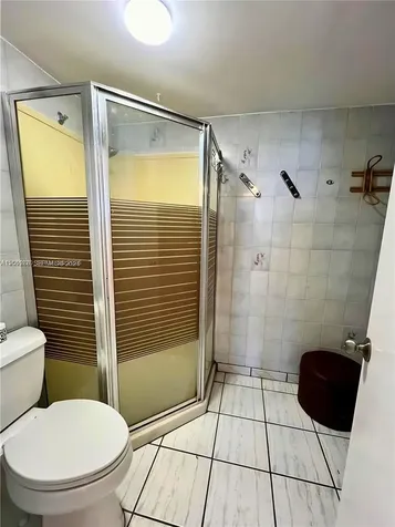 2899 Collins Avenue Miami Beach FL 33140