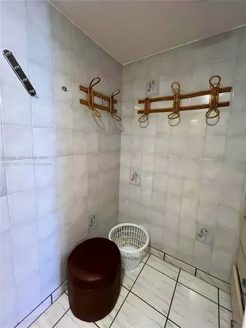 2899 Collins Avenue Miami Beach FL 33140