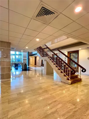 2899 Collins Avenue Miami Beach FL 33140