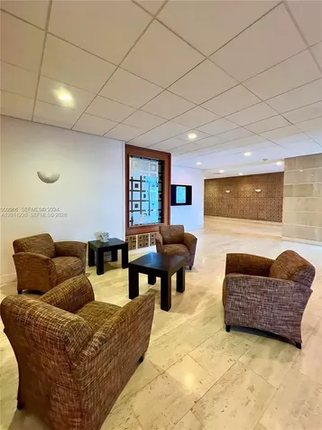 2899 Collins Avenue Miami Beach FL 33140