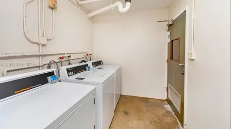 2899 Collins Avenue Miami Beach FL 33140