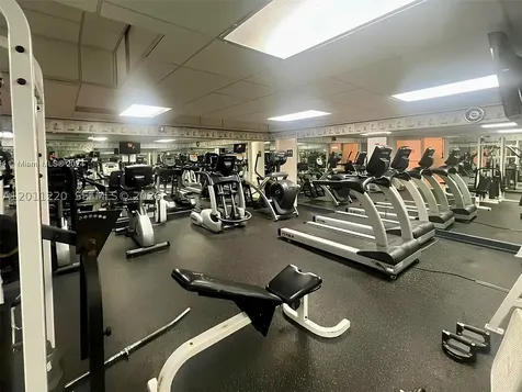 2899 Collins Avenue Miami Beach FL 33140