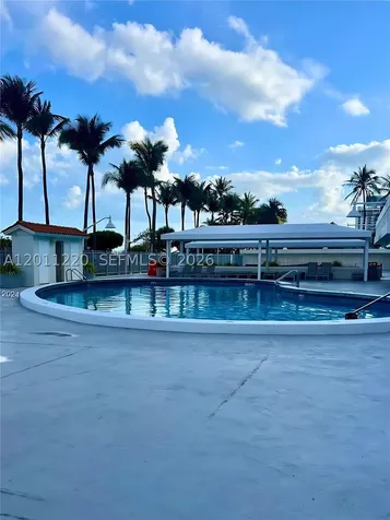 2899 Collins Avenue Miami Beach FL 33140