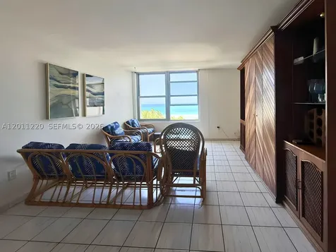 2899 Collins Avenue Miami Beach FL 33140