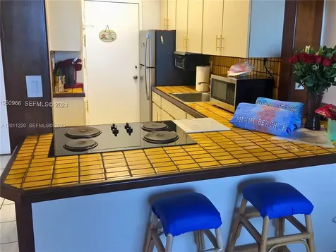 2899 Collins Avenue Miami Beach FL 33140