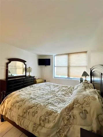 2899 Collins Avenue Miami Beach FL 33140