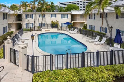 8607 SW 68th Court Pinecrest FL 33156