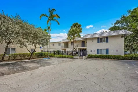 8607 SW 68th Court Pinecrest FL 33156