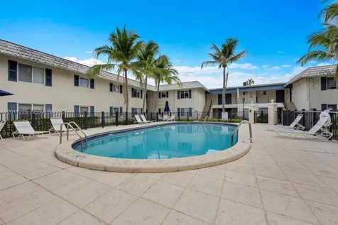 8607 SW 68th Court Pinecrest FL 33156