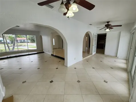 4233 S Jackson Street Hollywood FL 33021