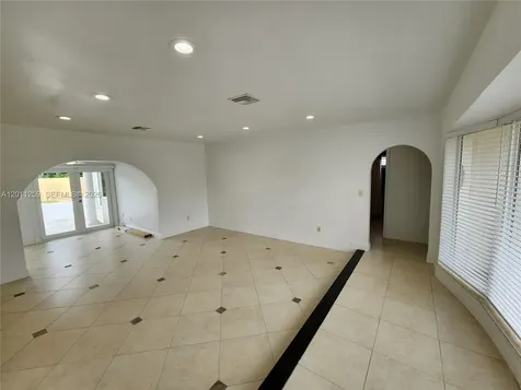 4233 S Jackson Street Hollywood FL 33021