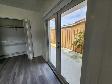 4233 S Jackson Street Hollywood FL 33021