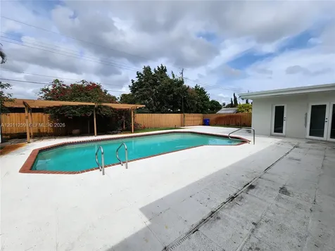 4233 S Jackson Street Hollywood FL 33021