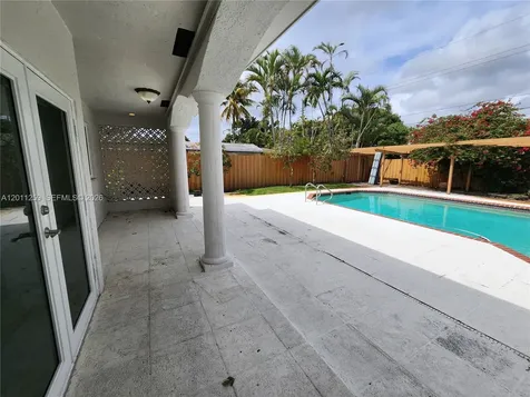 4233 S Jackson Street Hollywood FL 33021