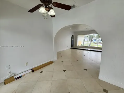 4233 S Jackson Street Hollywood FL 33021