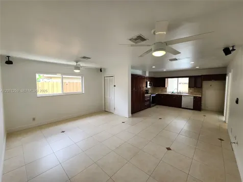4233 S Jackson Street Hollywood FL 33021
