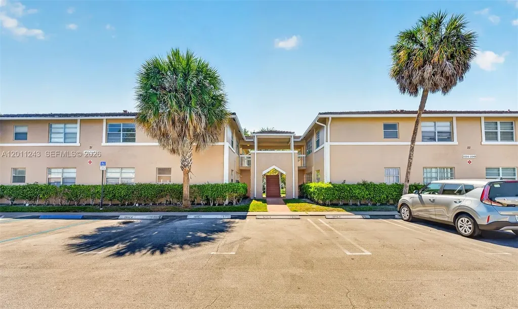 1028 Twin Lakes Drive Coral Springs FL 33071