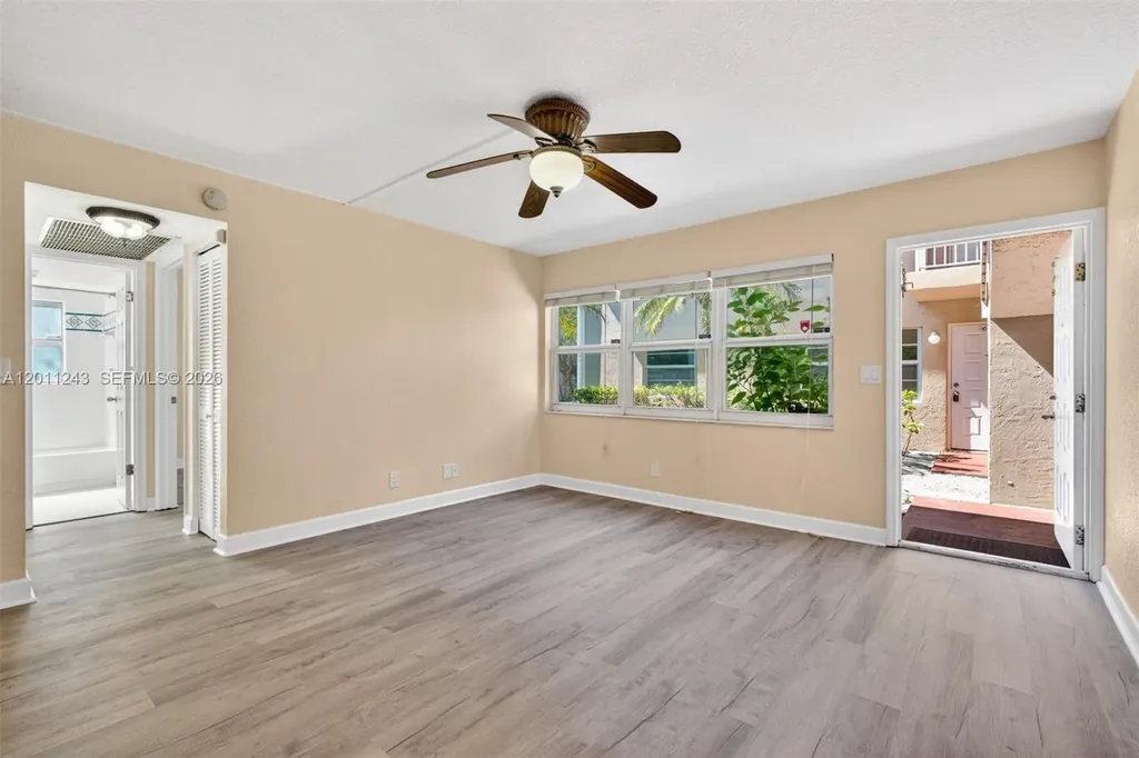 1028 Twin Lakes Drive Coral Springs FL 33071