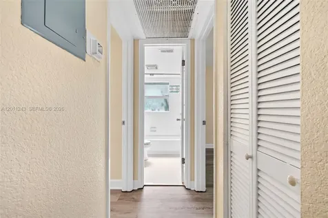 1028 Twin Lakes Drive Coral Springs FL 33071
