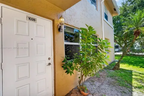 1028 Twin Lakes Drive Coral Springs FL 33071