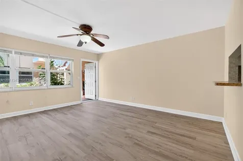 1028 Twin Lakes Drive Coral Springs FL 33071
