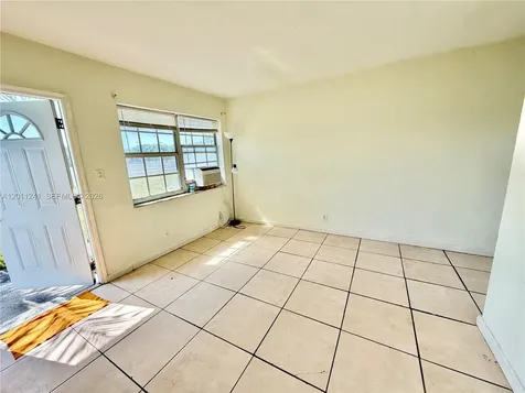 1041 NW 7th Court Hallandale Beach FL 33009