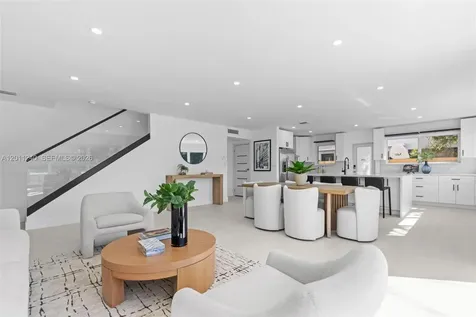 7286 Gary Avenue Miami Beach FL 33141