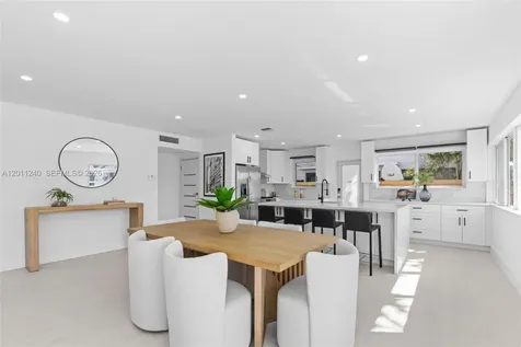 7286 Gary Avenue Miami Beach FL 33141