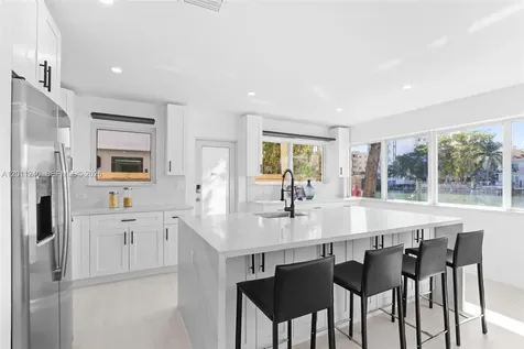 7286 Gary Avenue Miami Beach FL 33141