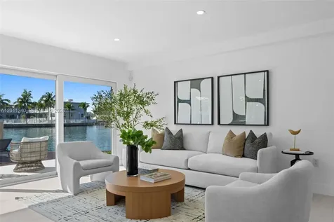 7286 Gary Avenue Miami Beach FL 33141