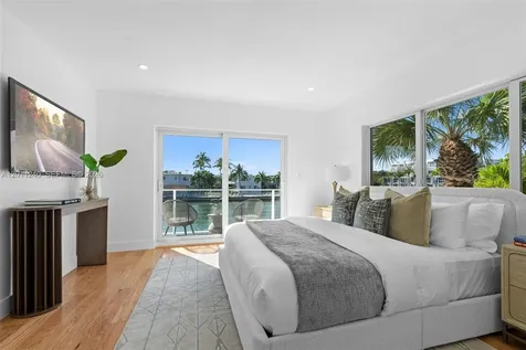 7286 Gary Avenue Miami Beach FL 33141
