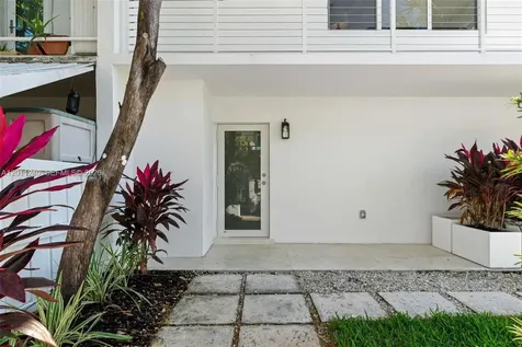 7286 Gary Avenue Miami Beach FL 33141