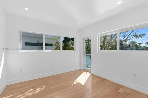 7286 Gary Avenue Miami Beach FL 33141