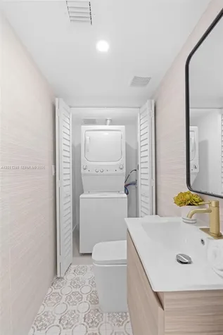 7286 Gary Avenue Miami Beach FL 33141