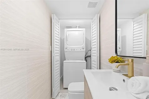 7286 Gary Avenue Miami Beach FL 33141