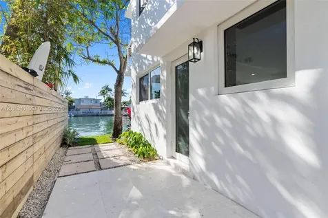 7286 Gary Avenue Miami Beach FL 33141