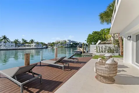 7286 Gary Avenue Miami Beach FL 33141