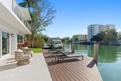 7286 Gary Avenue Miami Beach FL 33141