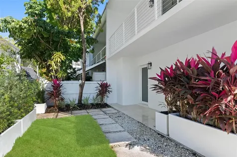 7286 Gary Avenue Miami Beach FL 33141
