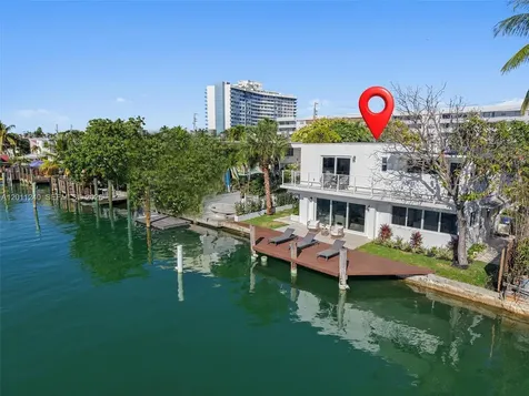 7286 Gary Avenue Miami Beach FL 33141