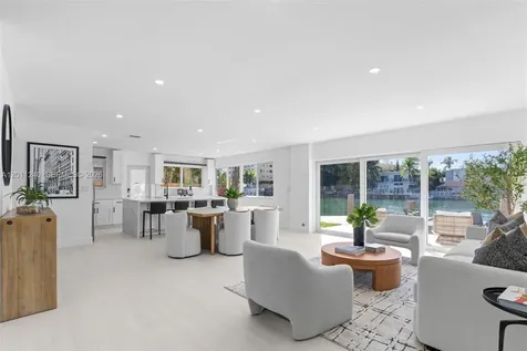 7286 Gary Avenue Miami Beach FL 33141