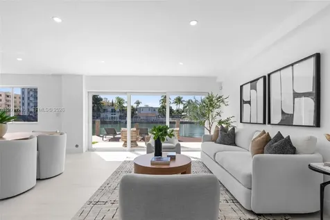 7286 Gary Avenue Miami Beach FL 33141