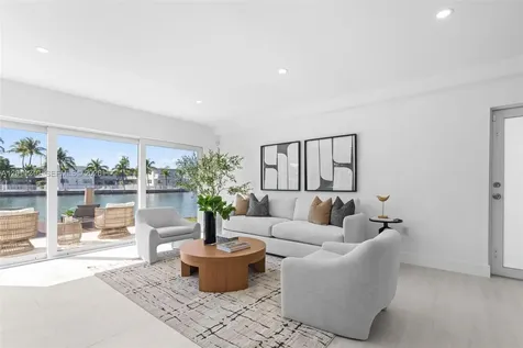7286 Gary Avenue Miami Beach FL 33141