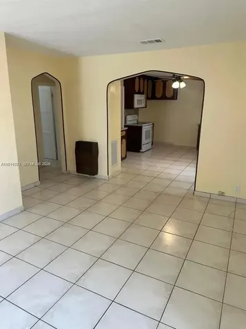 11108 Peachtree Drive Miami FL 33161